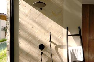 Villa Zara Spacious, Chic and Classy 2 Bedroom Home 5 minutes from Uluwatu Cliff Edge - Uluwatu - 4