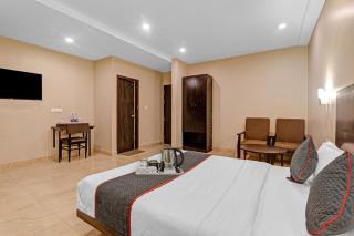 Townhouse Amaraa Hotel Near Phoenix Palassio - Nilmatha - 1