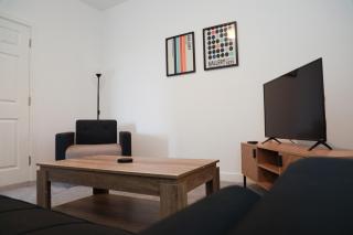 Pristine and Modern Home away from Home - Upton - 5