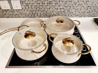 Luxury Three Bedroom Apt - 2