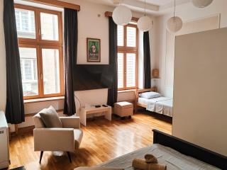 Republic Square Studio - 3