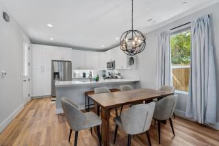 Mins to ACL - Downtown - Formula 1 - 9