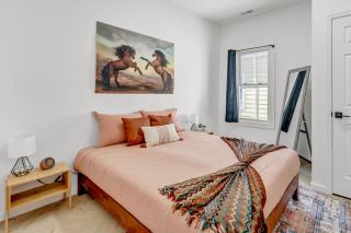 Fun Filled Designer Loft Buffalo - Buffalo - 2