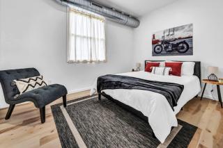 Stylish And Roomy Full House Dtwn - Buffalo - 9