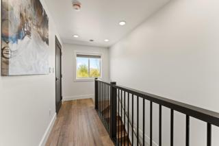 Luxury 3 level 3 Bedroom 171-12 Condos - Leamington - 9