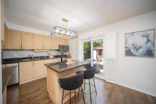 Peaceful Heartland KingBed Workstation BackyardFun - 0