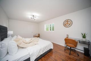 Peaceful Heartland KingBed Workstation BackyardFun - 9