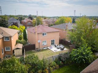 Peaceful Heartland KingBed Workstation BackyardFun - 6