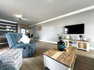 Beach Club 401 - 2