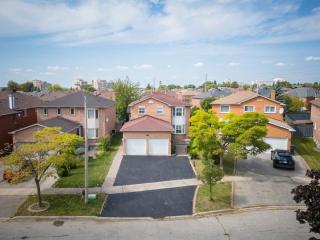 Peaceful Heartland KingBed Workstation BackyardFun - 5