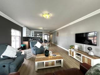 Coastal Hospitality - Beach Club 401 - Mossel Bay - 1
