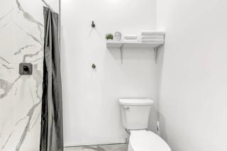 Roomy And Modern Buffalo Getaway - Buffalo - 1