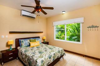Beach-Walkable Poolside Condo - Playa Flamingo - 4