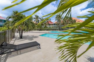 Sandy beach apartment, 2 bdr right on the beach! - Orient Bay - 7