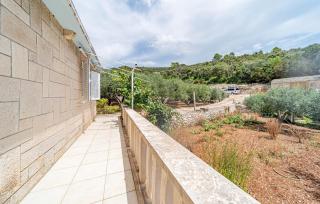 Nice Home In Zrnovo With House Sea View - 0