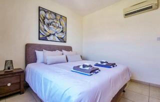 Gorgeous Home In Neo Chorio With Wifi - 4