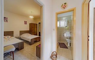 Nice Home In Zrnovo With House Sea View - 1