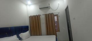 Shyam Kunj Guest House non AC Room - Varanasi - 1