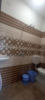 Shyam Kunj Guest House non AC Room - Varanasi - 3