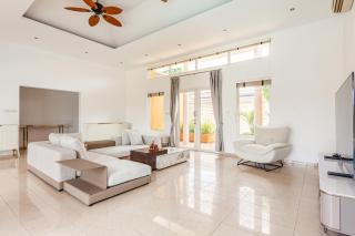 New Modern Thai 4BR Pool Villa in Pattaya - NOT A HOTEL - Nong Prue - 2