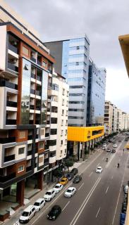 Spacious Heart of Downtown & Marina- 3BR - 7