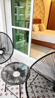 Spacious Heart of Downtown & Marina- 3BR - 2