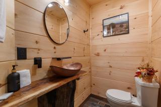 Southern Belle, hot tub, game room, king suite! - Sevierville - 4