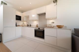 Ocean Reach, Stunning Sea View and Balcony, 2 BR, 2 BA, Parking - Lynmouth - 6