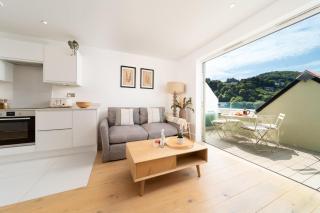 Ocean Reach, Stunning Sea View and Balcony, 2 BR, 2 BA, Parking - Lynmouth - 7