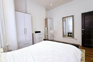 Super Cozy 2 bed 2 bath ground floor flat! - Londra - 7
