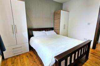 Super Cozy 2 bed 2 bath ground floor flat! - Londra - 5