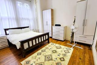 Super Cozy 2 bed 2 bath ground floor flat! - Londra - 3