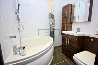 Super Cozy 2 bed 2 bath ground floor flat! - Londra - 1