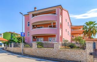 2 Bedroom Awesome Apartment In Medulin - Medulin - 0