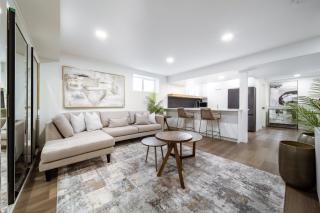 NEW 2Bed Luxury Retreat-King Bed-AC-WiFi - Edmonton - 4