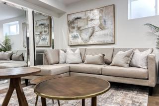 NEW 2Bed Luxury Retreat-King Bed-AC-WiFi - Edmonton - 3