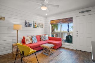 Upscale Waterfront- Private Patio Fish Pier - 1