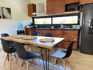 Caracol Garden Villa in Forest Nook - 2