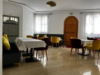 Hôtel Les Remparts - 1