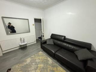 Entire 3 Bedroom House- FREE PARKING - Liverpool - 5