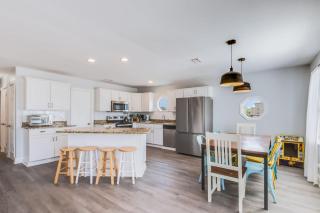 Sel De Vie A side 4 Bedrooms sleeps 10 plus - Gulf Shores - 5