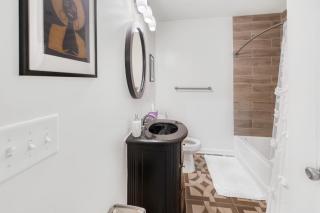 Charming 2BR Bungalow 4 Minutes to Duke University - Durham - 9