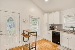 Charming 2BR Bungalow 4 Minutes to Duke University - Durham - 4