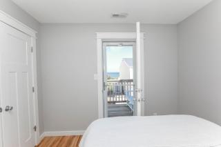 Sojourn's Sea Views with Balcony Sleeps 6 - 1