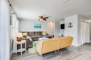 Sel De Vie A side 4 Bedrooms sleeps 10 plus - Gulf Shores - 6