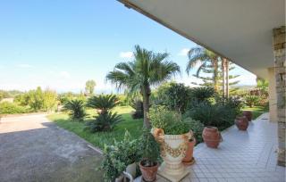 Stunning Home In Capaccio With Wifi - Paestum - 3