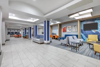 Holiday Inn Express Hotel & Suites Winnie by IHG - 1