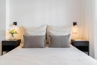 Charming Estepona Apartment with Spacious Terrace, Pool and Beach Nearby - 4