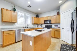 Pool and Patio San Tan Valley Getaway! - Queen Creek - 4
