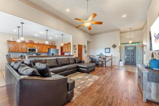 SB15-1-Wilderness Hideaway villa - Reeds Spring - 3